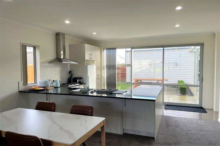Photo of property in 38 Kuaka Drive, Takanini, 2112