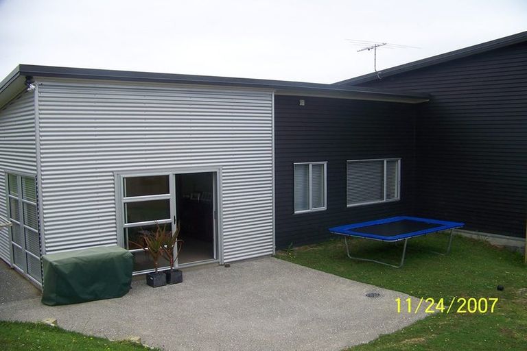 Photo of property in 22 Kittiwake Drive, Schnapper Rock, Auckland, 0632
