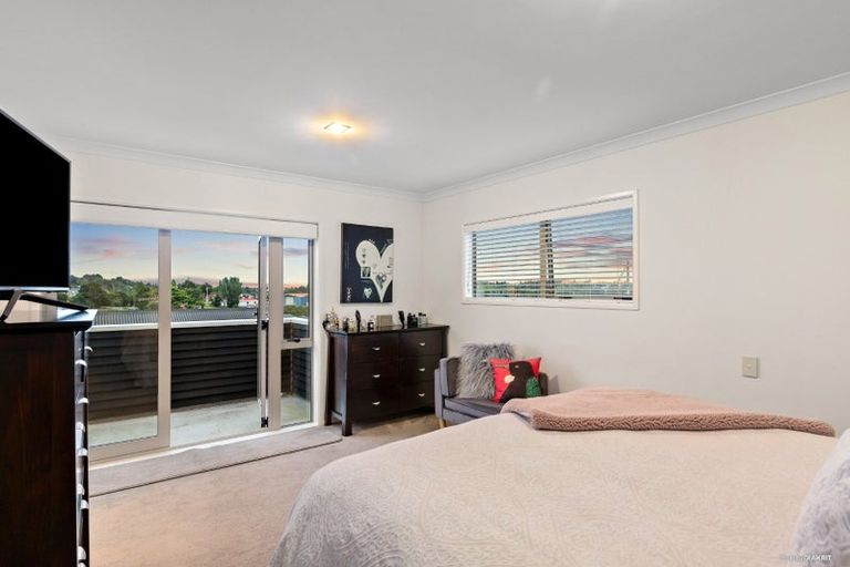 Photo of property in 15 Ridge View Crescent, Pukekohe, 2120
