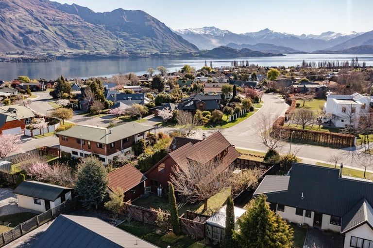 Photo of property in 127 Hunter Crescent, Wanaka, 9305