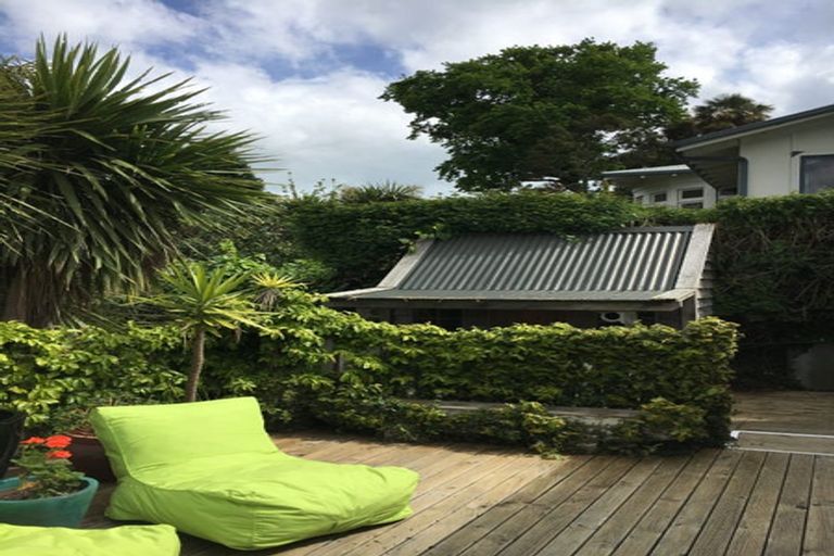 Photo of property in 28 Coote Road, Bluff Hill, Napier, 4110