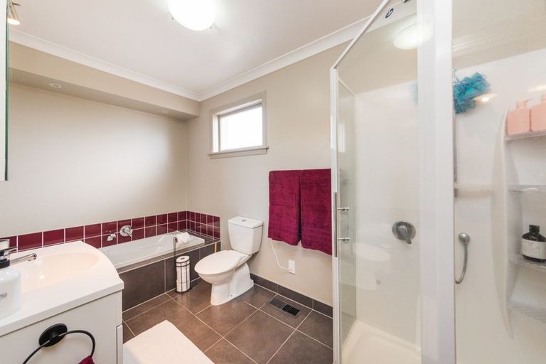 Photo of property in 20 Holdsworth Avenue, Milson, Palmerston North, 4414