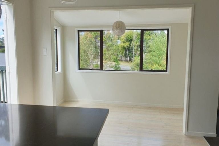 Photo of property in 14 Packham Place, Beach Haven, Auckland, 0626
