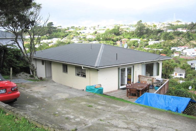 Photo of property in 145 Ruskin Road, Newlands, Wellington, 6037
