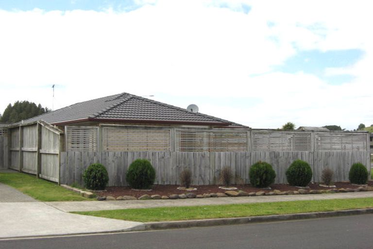 Photo of property in 1 Les Fisher Place, Pukekohe, 2120