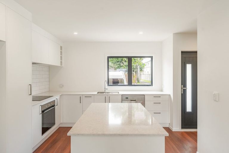Photo of property in 1/104 Martin Street, Wallaceville, Upper Hutt, 5018