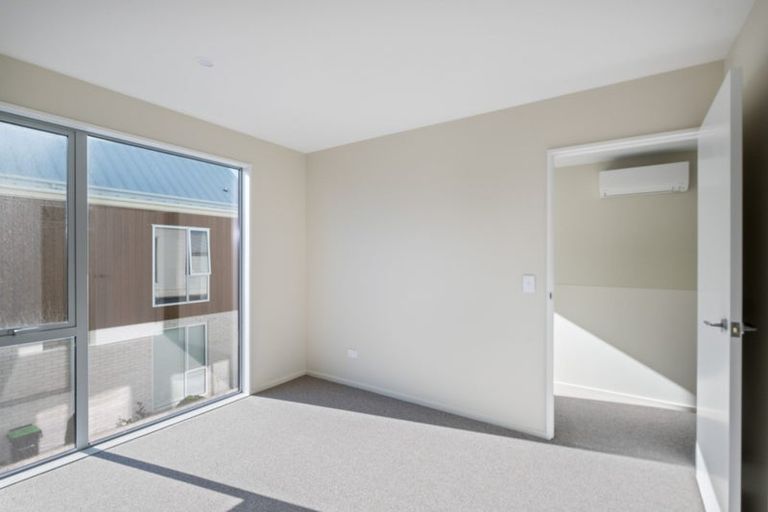 Photo of property in 2/50 Marine Parade, North New Brighton, Christchurch, 8083