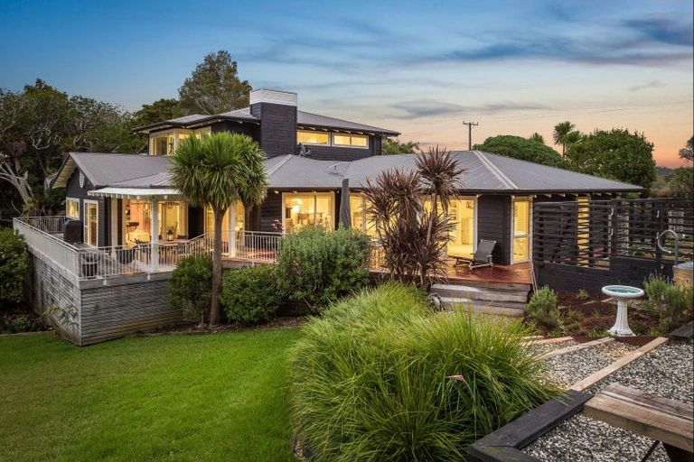 Photo of property in 181 Baddeleys Beach Road, Tawharanui Peninsula, Warkworth, 0986