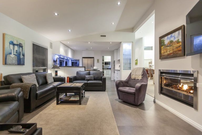 Photo of property in 5 Hana Udy Place, Paraparaumu Beach, Paraparaumu, 5032