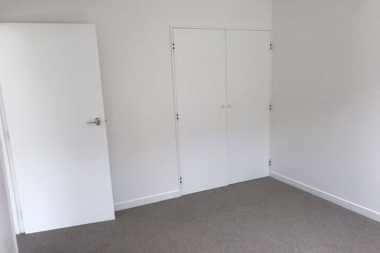 Photo of property in 21/125u Queens Drive, Lyall Bay, Wellington, 6022