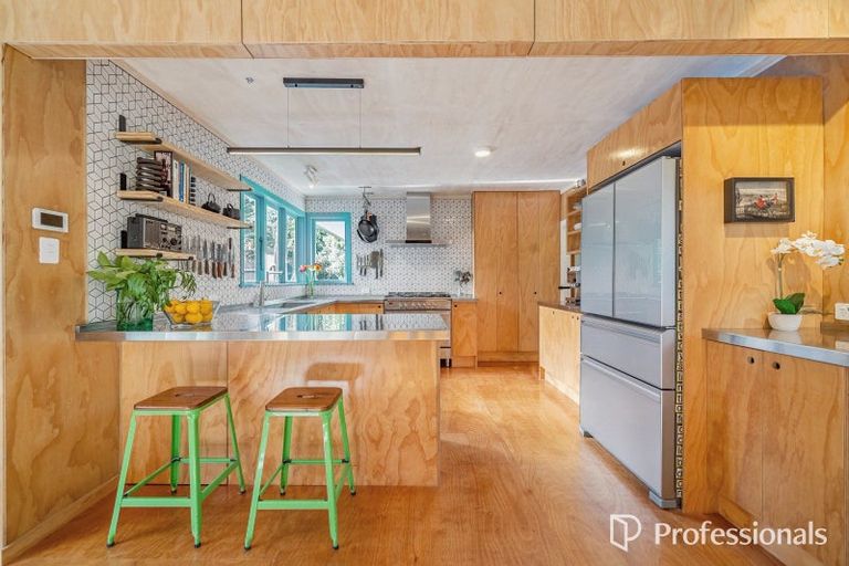 Photo of property in 20 London Road, Korokoro, Lower Hutt, 5012