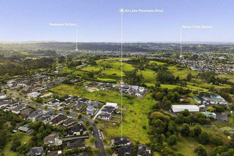Photo of property in 83 Lake Panorama Drive, Henderson Valley, Auckland, 0612