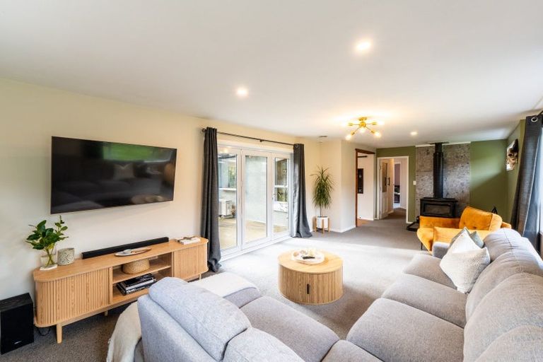 Photo of property in 10 Mahuri Road, Otatara, Invercargill, 9879