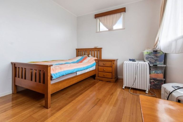 Photo of property in 4 Malmo Place, Massey, Auckland, 0614