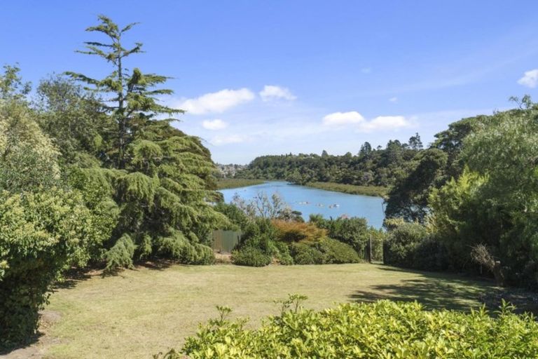 Photo of property in 14 Renata Crescent, Te Atatu Peninsula, Auckland, 0610