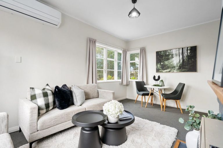 Photo of property in 76 Williams Street, Cambridge, 3434