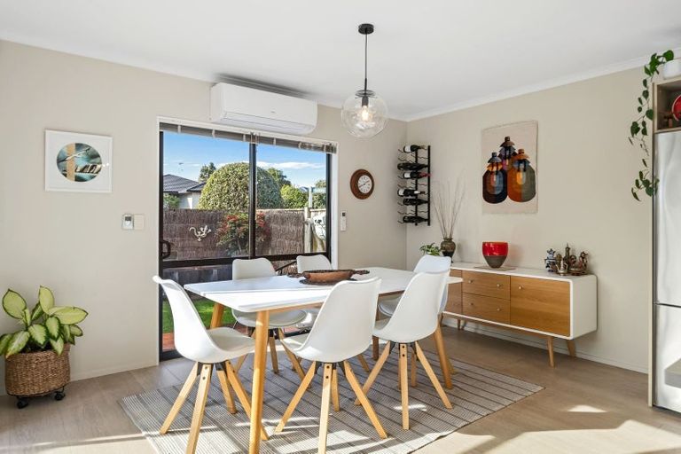 Photo of property in 2 Halsey Grove, Paraparaumu Beach, Paraparaumu, 5032