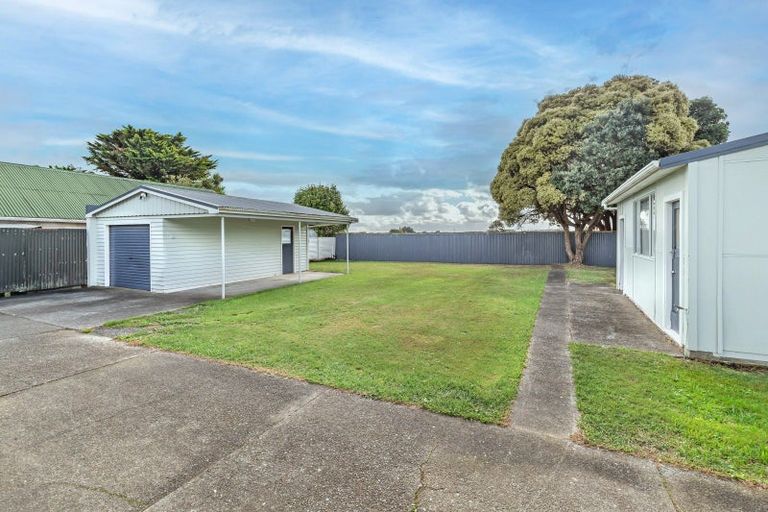 Photo of property in 24 Carlisle Street, Levin, 5510