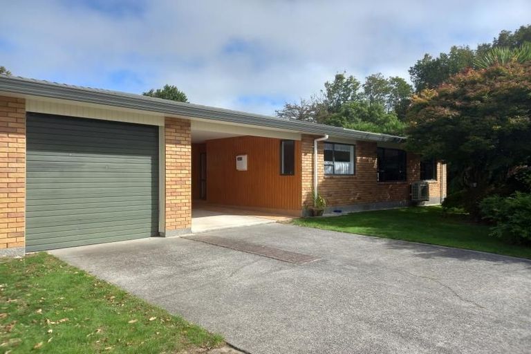 Photo of property in 2 Orsino Place, Stratford, 4332