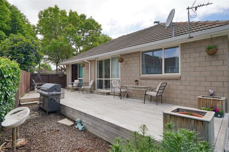 Photo of property in 37 Guildford Street, Burnside, Christchurch, 8053