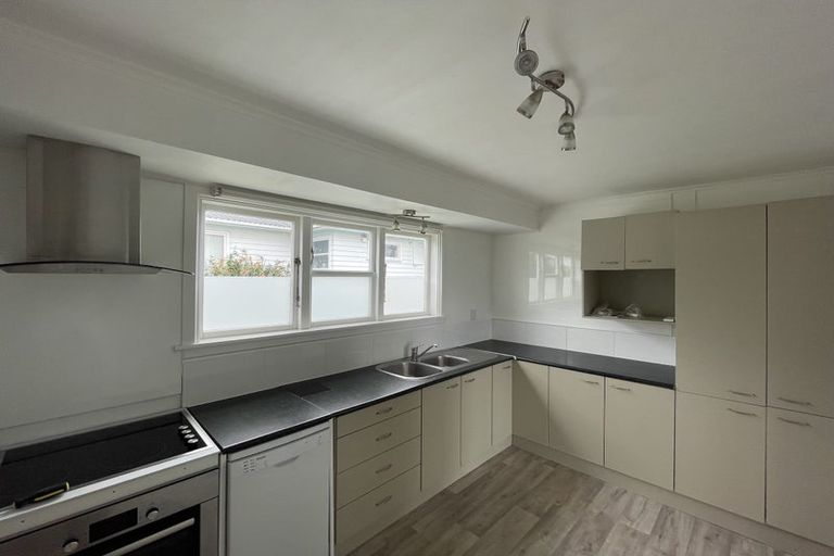 Photo of property in 15 Gray Avenue, Paraparaumu Beach, Paraparaumu, 5032