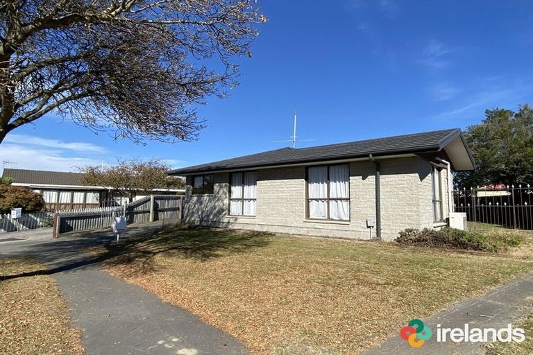 Photo of property in 14 Mchaffies Place, Wainoni, Christchurch, 8061