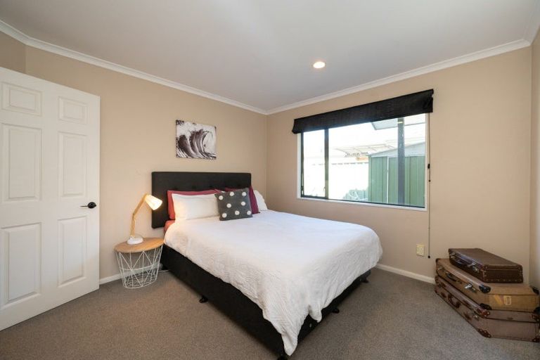 Photo of property in 81 Kensington Drive, Taradale, Napier, 4112