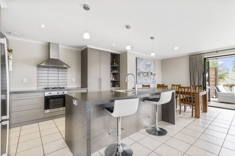 Photo of property in 15 Parkwood Place, Huntington, Hamilton, 3210