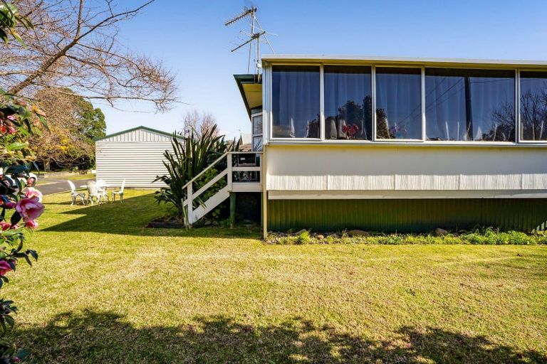 Photo of property in 2 Handley Place, Glen Avon, New Plymouth, 4312