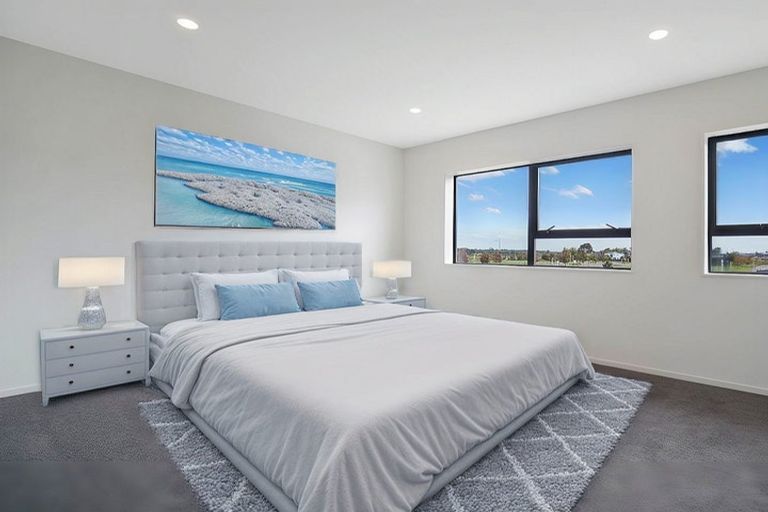 Photo of property in 2 Faithful Drive, Karaka, 2113