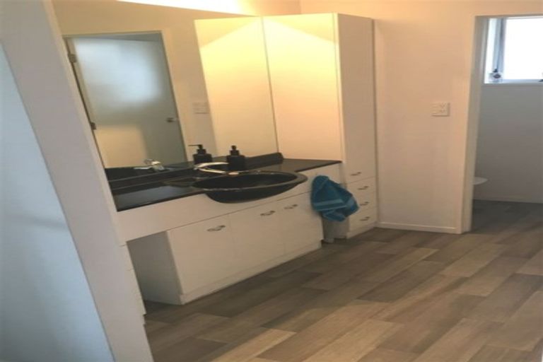 Photo of property in 20 Awatea Road, Hornby, Christchurch, 8042