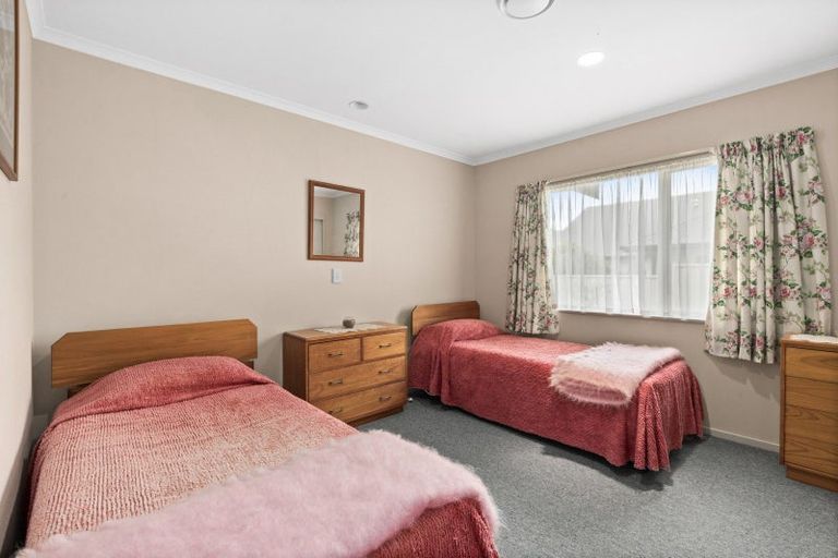 Photo of property in 5 Fairview Place, Havelock North, 4130