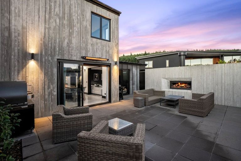 Photo of property in 5 Diamond Lane, Wanaka, 9305