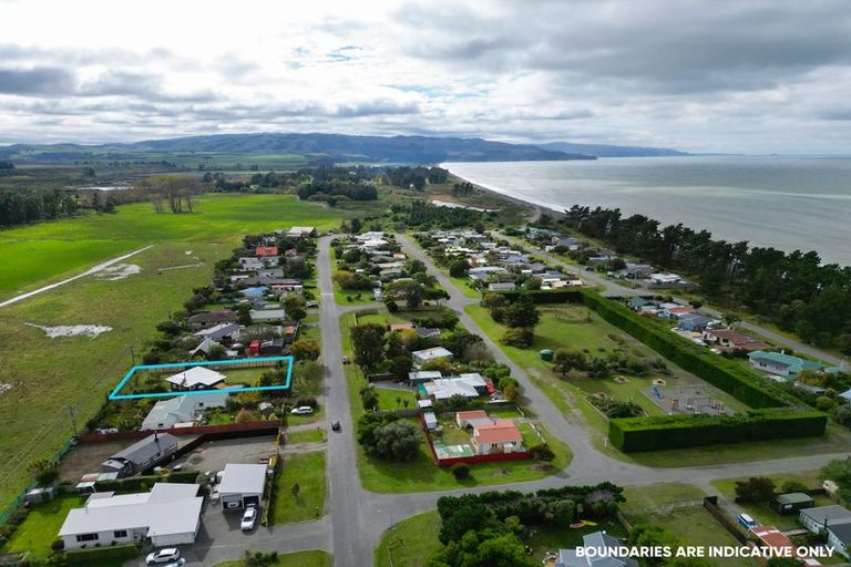 Photo of property in 30 Grierson Avenue, Amberley, 7481