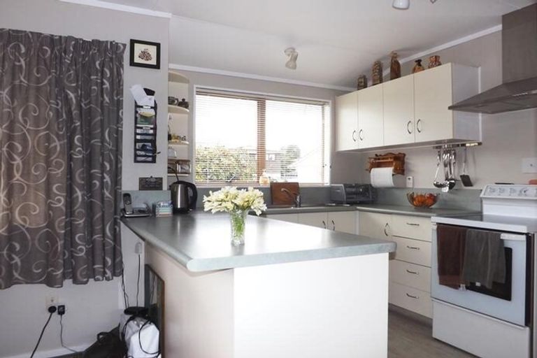 Photo of property in 10 Te Kama Street, Levin, 5510