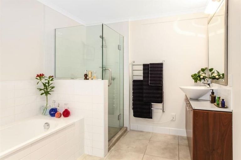 Photo of property in Augusta Apartments, 16/254 Willis Street, Te Aro, Wellington, 6011