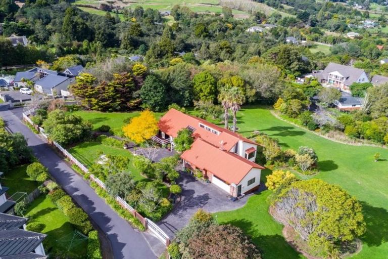 Photo of property in 283 Hill Road, The Gardens, Auckland, 2105