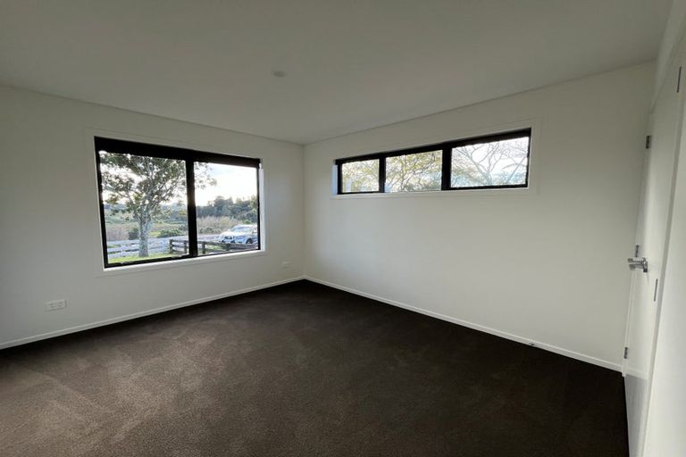 Photo of property in 6 Redfern Way, Pyes Pa, 3112