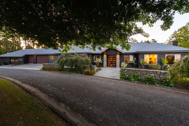 Photo of property in 6 Homestead Lane, Fitzherbert, Palmerston North, 4471