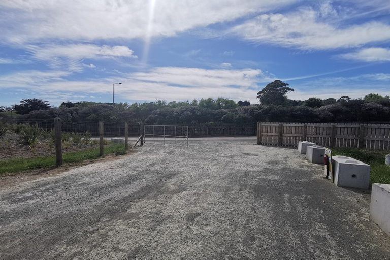 Photo of property in 1744 Dairy Flat Highway, Silverdale, 0992
