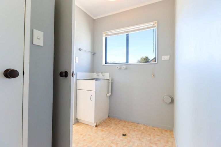 Photo of property in 75 Hillcrest Drive, Kelvin Grove, Palmerston North, 4414