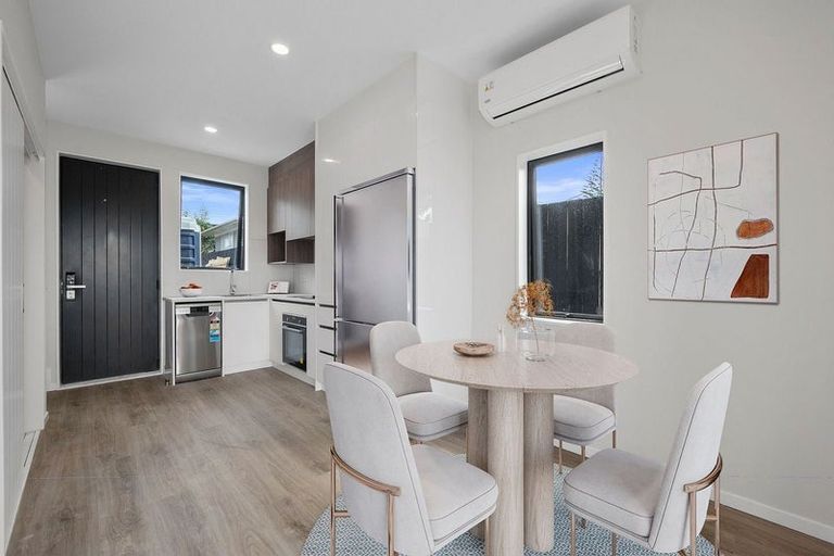 Photo of property in 1/88 Gloria Avenue, Te Atatu Peninsula, Auckland, 0610