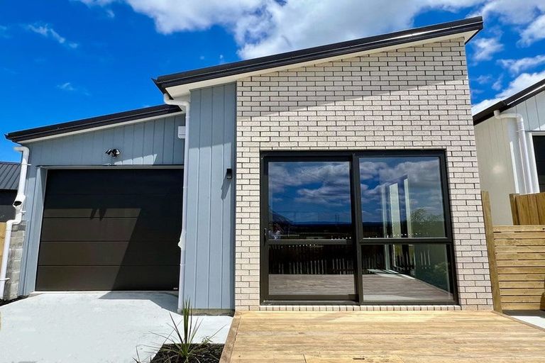 Photo of property in 24 Neretva Avenue, Massey, 0614