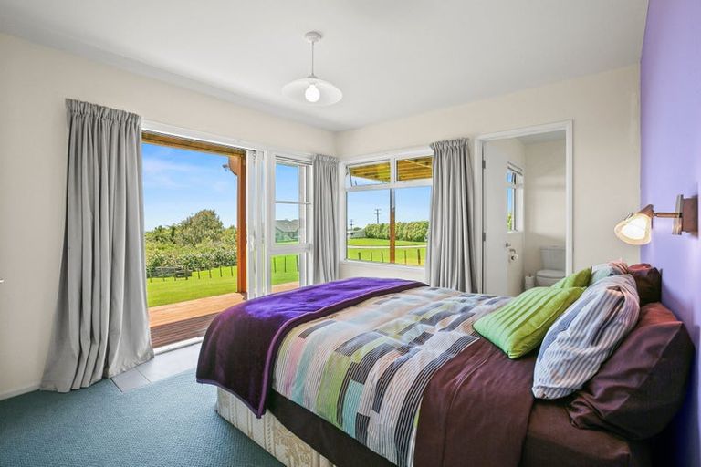 Photo of property in 1532 Carrington Road, Hurworth, New Plymouth, 4371