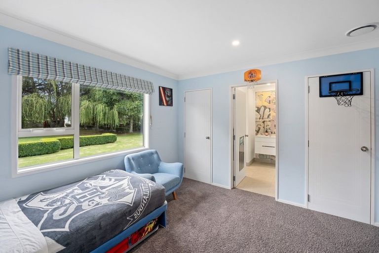 Photo of property in 52 Nimmo Avenue West, Waikanae, 5036