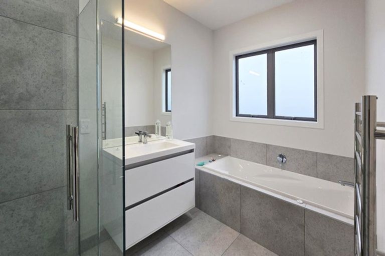 Photo of property in 17 George Yee Place, Taradale, 4112