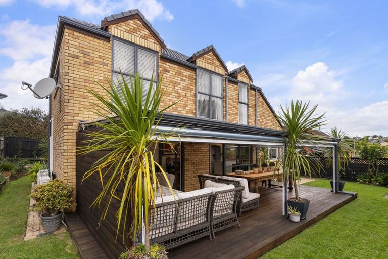 Photo of property in 2/19 Chiania Place, Somerville, Auckland, 2014