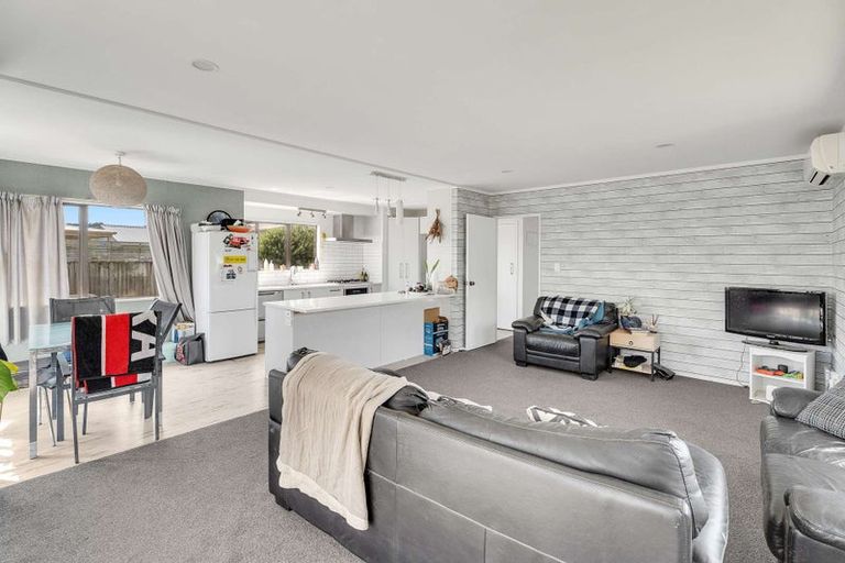 Photo of property in 14 Cholmondeley Crescent, Whitianga, 3510