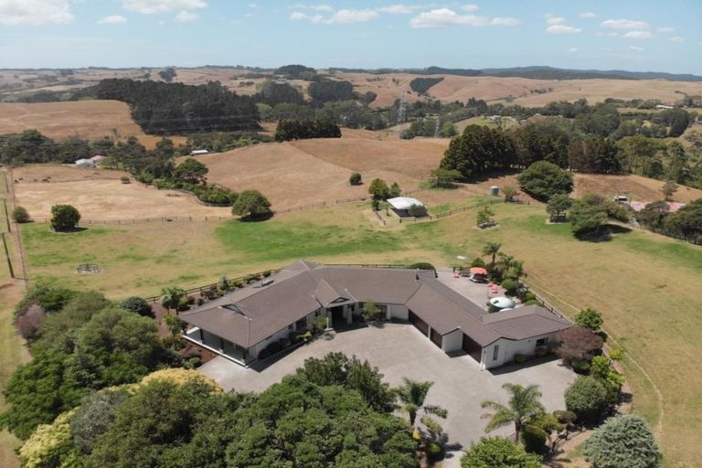 Photo of property in 1304 Old North Road, Helensville, 0875