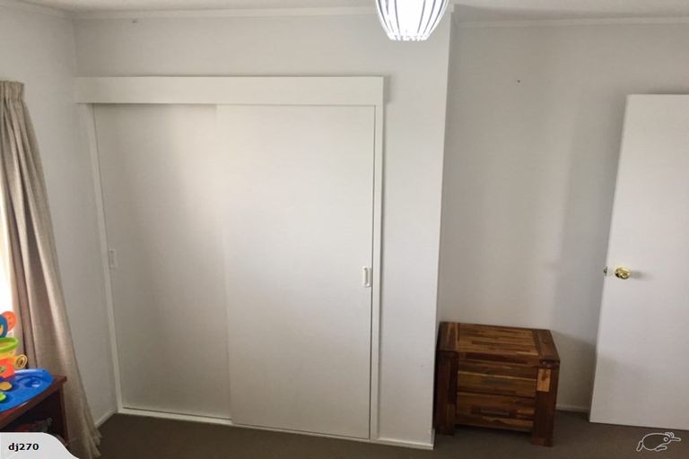 Photo of property in 41a Sunhaven Drive, Newlands, Wellington, 6037